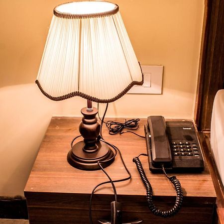 Hotel Lav Kush International Varanasi Bagian luar foto