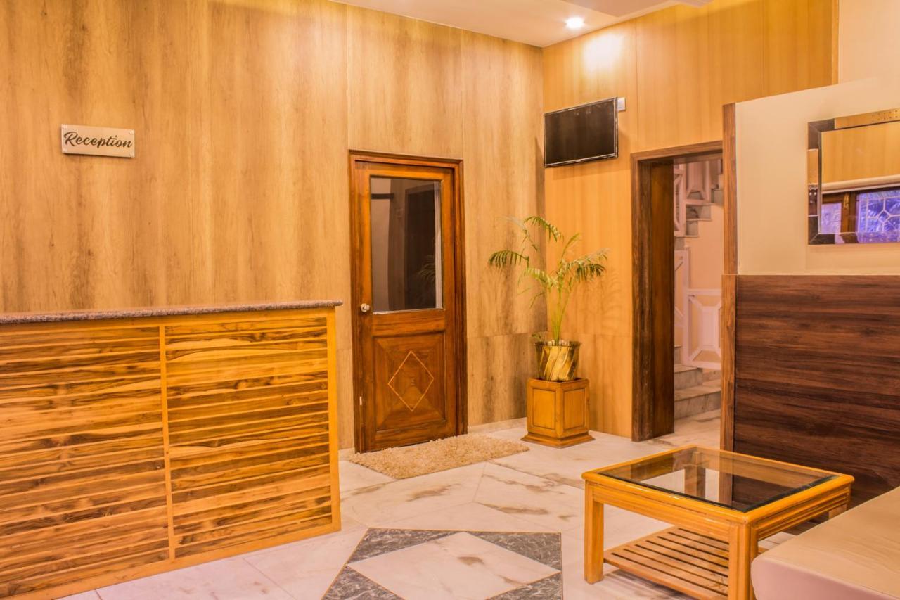 Hotel Lav Kush International Varanasi Bagian luar foto