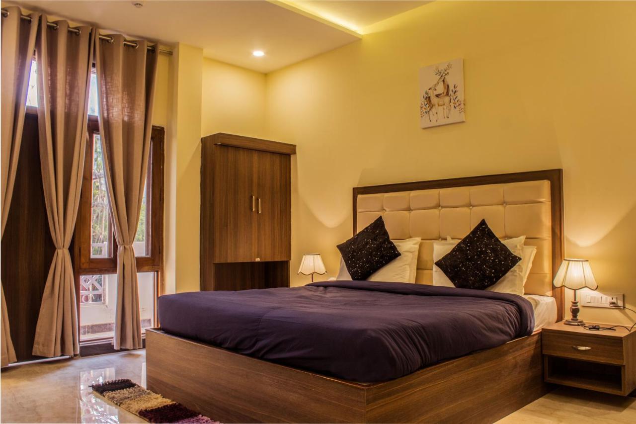 Hotel Lav Kush International Varanasi Bagian luar foto