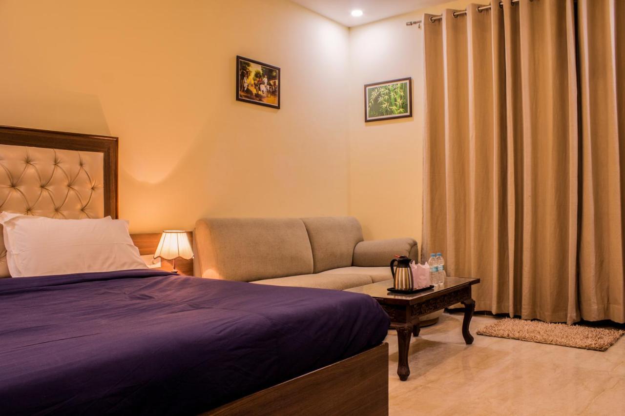 Hotel Lav Kush International Varanasi Bagian luar foto